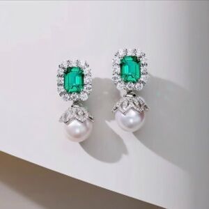 Emerald Silver Earring with Pearl Accent